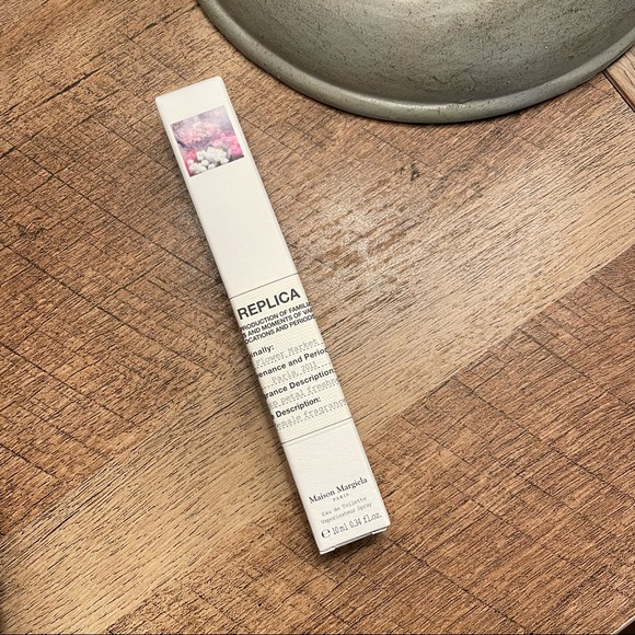 REPLICA Flower Market Travel Spray - Picture 3 of 9